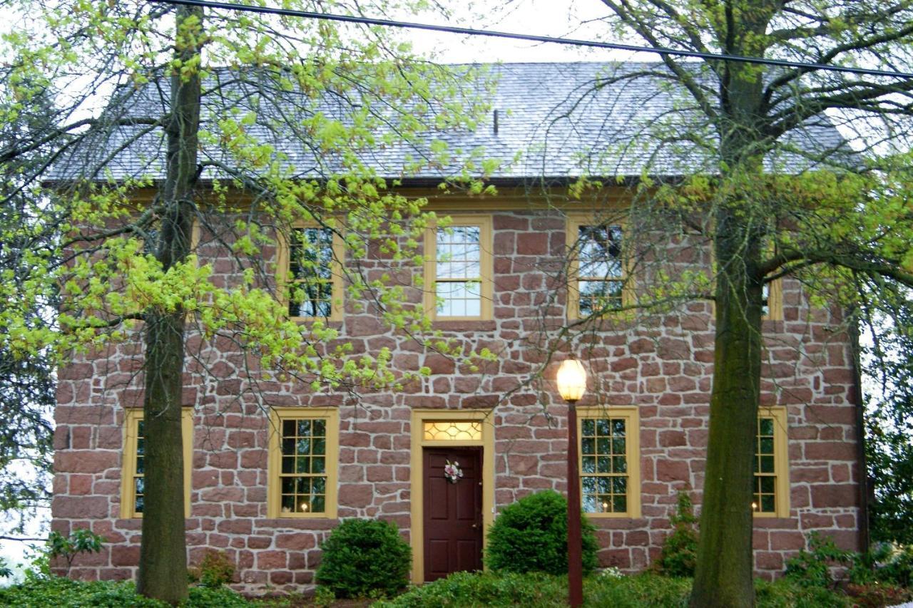 Brownstone Colonial Inn Reinholds Eksteriør bilde